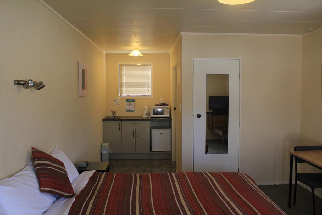 ניו פלימות' Coronation Court Motel מראה חיצוני תמונה